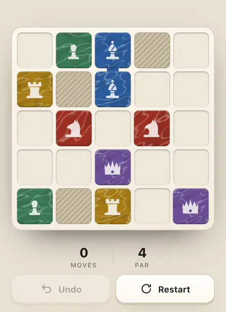 The same game with colour-blind marks switched on: every piece carries a white chess symbol as well as its colour — pawn, rook, knight, bishop and queen.